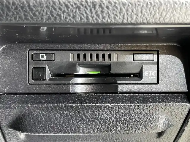 トヨタ エスクァイア Gi プレミアムパッケージ 岩手県 2018(平30)年 8.9万km ホワイトパールクリスタルシャイン ４WD/TRDスポイラー/ALPINE後席モニター/ALPINE９インチナビ/寒冷地仕様/両側パワースライドドア/トヨタセーフティセンスC/プリクラッシュセーフティ/レーンディパーチャーアラート/オートマチックハイビーム/先行車発進告知機能/クルーズコントロール/横滑り防止装置/アイドリングストップ/MTモード付AT/シートヒーター/ステアリングヒーター/ロールサンシェード/リヤオートエアコン/エンジンスターター/バックカメラ/ドライブレコーダー/ETC/LEDヘッドランプ/純正１５インチアルミホイール