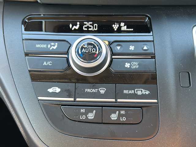 ホンダ フリード G ホンダセンシング 道東・釧路十勝 2022(令4)年 1.4万km プラチナホワイトパール 4WD/サイドリフトアップシート車/純正メモリナビ　/(AM/FM/フルセグTV/ＤＶＤ再生/Ｂｌｕｅｔｏｏｔｈ接続)　/前後ドライブレコーダー　/ビルトインＥＴＣ　/バックカメラ/両側パワースライドドア　/前席シートヒーター　/渋滞追従機能付アダプティブ・クルーズ・コントロール　/リアコーナーセンサー　/レーンアシスト/衝突軽減ブレーキ/横滑り防止装置/アイドリングストップ/スマートキー/プッシュスタート/純正LEDヘッドライト/純正フロアマット/スタッドレスタイヤ積み込み/・185/65/R15/・溝5ミリ