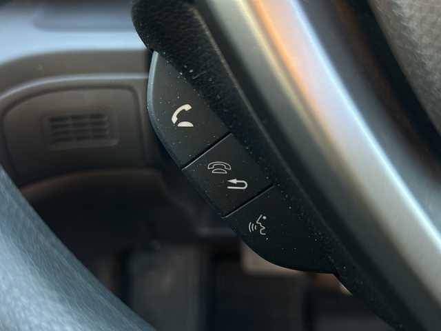 ホンダ フリード G ホンダセンシング 道東・釧路十勝 2022(令4)年 1.4万km プラチナホワイトパール 4WD/サイドリフトアップシート車/純正メモリナビ　/(AM/FM/フルセグTV/ＤＶＤ再生/Ｂｌｕｅｔｏｏｔｈ接続)　/前後ドライブレコーダー　/ビルトインＥＴＣ　/バックカメラ/両側パワースライドドア　/前席シートヒーター　/渋滞追従機能付アダプティブ・クルーズ・コントロール　/リアコーナーセンサー　/レーンアシスト/衝突軽減ブレーキ/横滑り防止装置/アイドリングストップ/スマートキー/プッシュスタート/純正LEDヘッドライト/純正フロアマット/スタッドレスタイヤ積み込み/・185/65/R15/・溝5ミリ