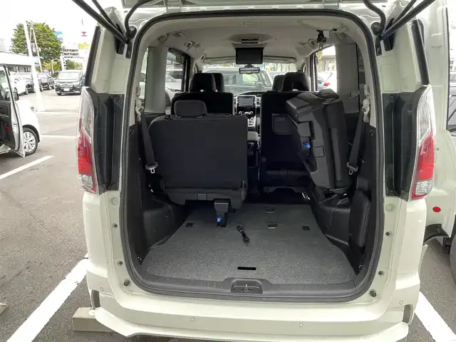 日産 セレナ ハイウェイスターVセレクションⅡ 長野県 2019(平31)年 5.3万km ブリリアントホワイトパール 純正9インチナビ/(CD・DVD・BD・フルセグTV・Bluetooth）/フリップダウンモニター/純正16インチホイール/ハンズフリーパワースライドドア（両側）/プロパイロット/360°セーフティーアシスト/エマージェンシーブレーキ/車線逸脱警報/車線逸脱防止支援/踏み間違い衝突防止アシスト/標識検知システム/コーナーセンサー/インテリジェントアラウンドビューモニター/ビルトインETC/インテリジェントルームミラー/ドライブレコーダー/革巻きステアリング/ステアリングスイッチ/電動パーキングブレーキ/ブレーキホールド/LEDヘッドライト/フォグランプ/オールライト/スマートキー/電動格納ミラー/純正フロアマット