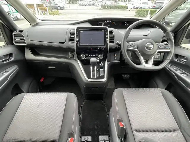 日産 セレナ ハイウェイスターVセレクションⅡ 長野県 2019(平31)年 5.3万km ブリリアントホワイトパール 純正9インチナビ/(CD・DVD・BD・フルセグTV・Bluetooth）/フリップダウンモニター/純正16インチホイール/ハンズフリーパワースライドドア（両側）/プロパイロット/360°セーフティーアシスト/エマージェンシーブレーキ/車線逸脱警報/車線逸脱防止支援/踏み間違い衝突防止アシスト/標識検知システム/コーナーセンサー/インテリジェントアラウンドビューモニター/ビルトインETC/インテリジェントルームミラー/ドライブレコーダー/革巻きステアリング/ステアリングスイッチ/電動パーキングブレーキ/ブレーキホールド/LEDヘッドライト/フォグランプ/オールライト/スマートキー/電動格納ミラー/純正フロアマット