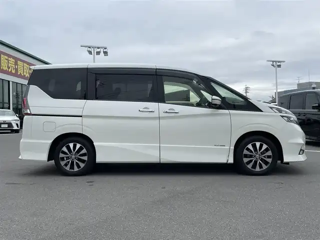日産 セレナ ハイウェイスターVセレクションⅡ 長野県 2019(平31)年 5.3万km ブリリアントホワイトパール 純正9インチナビ/(CD・DVD・BD・フルセグTV・Bluetooth）/フリップダウンモニター/純正16インチホイール/ハンズフリーパワースライドドア（両側）/プロパイロット/360°セーフティーアシスト/エマージェンシーブレーキ/車線逸脱警報/車線逸脱防止支援/踏み間違い衝突防止アシスト/標識検知システム/コーナーセンサー/インテリジェントアラウンドビューモニター/ビルトインETC/インテリジェントルームミラー/ドライブレコーダー/革巻きステアリング/ステアリングスイッチ/電動パーキングブレーキ/ブレーキホールド/LEDヘッドライト/フォグランプ/オールライト/スマートキー/電動格納ミラー/純正フロアマット