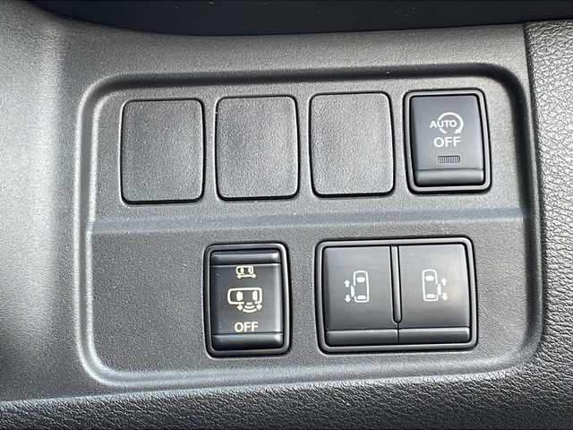 日産 セレナ ハイウェイスターVセレクションⅡ 長野県 2019(平31)年 5.3万km ブリリアントホワイトパール 純正9インチナビ/(CD・DVD・BD・フルセグTV・Bluetooth）/フリップダウンモニター/純正16インチホイール/ハンズフリーパワースライドドア（両側）/プロパイロット/360°セーフティーアシスト/エマージェンシーブレーキ/車線逸脱警報/車線逸脱防止支援/踏み間違い衝突防止アシスト/標識検知システム/コーナーセンサー/インテリジェントアラウンドビューモニター/ビルトインETC/インテリジェントルームミラー/ドライブレコーダー/革巻きステアリング/ステアリングスイッチ/電動パーキングブレーキ/ブレーキホールド/LEDヘッドライト/フォグランプ/オールライト/スマートキー/電動格納ミラー/純正フロアマット