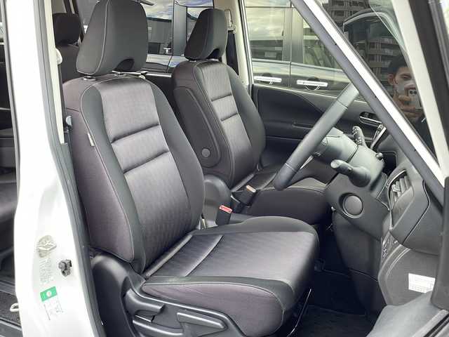 日産 セレナ ハイウェイスターVセレクションⅡ 長野県 2019(平31)年 5.3万km ブリリアントホワイトパール 純正9インチナビ/(CD・DVD・BD・フルセグTV・Bluetooth）/フリップダウンモニター/純正16インチホイール/ハンズフリーパワースライドドア（両側）/プロパイロット/360°セーフティーアシスト/エマージェンシーブレーキ/車線逸脱警報/車線逸脱防止支援/踏み間違い衝突防止アシスト/標識検知システム/コーナーセンサー/インテリジェントアラウンドビューモニター/ビルトインETC/インテリジェントルームミラー/ドライブレコーダー/革巻きステアリング/ステアリングスイッチ/電動パーキングブレーキ/ブレーキホールド/LEDヘッドライト/フォグランプ/オールライト/スマートキー/電動格納ミラー/純正フロアマット