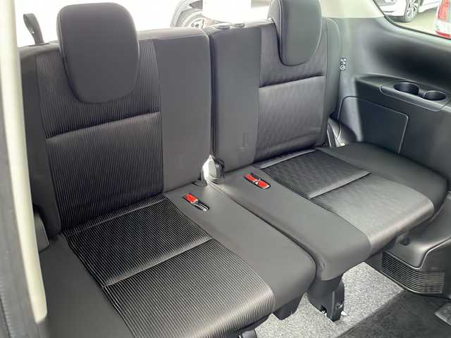 日産 セレナ ハイウェイスターVセレクションⅡ 長野県 2019(平31)年 5.3万km ブリリアントホワイトパール 純正9インチナビ/(CD・DVD・BD・フルセグTV・Bluetooth）/フリップダウンモニター/純正16インチホイール/ハンズフリーパワースライドドア（両側）/プロパイロット/360°セーフティーアシスト/エマージェンシーブレーキ/車線逸脱警報/車線逸脱防止支援/踏み間違い衝突防止アシスト/標識検知システム/コーナーセンサー/インテリジェントアラウンドビューモニター/ビルトインETC/インテリジェントルームミラー/ドライブレコーダー/革巻きステアリング/ステアリングスイッチ/電動パーキングブレーキ/ブレーキホールド/LEDヘッドライト/フォグランプ/オールライト/スマートキー/電動格納ミラー/純正フロアマット