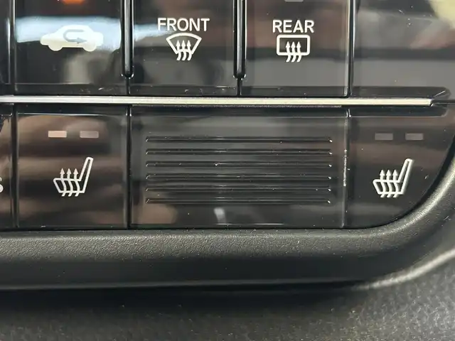 ホンダ Ｎ ＢＯＸ カスタム G L ホンダセンシング 千葉県 2020(令2)年 3.3万km クリスタルブラックパール 禁煙車/両側電動ドア/ホンダセンシング/・レーンキープアシスト/・レーダークルーズコントロール/・路外逸脱抑制/純正メモリナビ/・型番：VXM-204VFi/・CD/DVD/USB/Bluetooth/フルセグTV/・バックカメラ/・ビルトインETC/DNシートヒーター/純正ドアバイザー/純正14インチAW/オートライト/・シーケンシャルウインカー/・LEDヘッドライト/・LEDフォグランプ