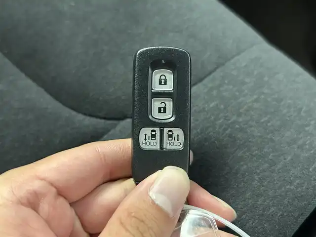 ホンダ Ｎ ＢＯＸ カスタム G L ホンダセンシング 千葉県 2020(令2)年 3.3万km クリスタルブラックパール 禁煙車/両側電動ドア/ホンダセンシング/・レーンキープアシスト/・レーダークルーズコントロール/・路外逸脱抑制/純正メモリナビ/・型番：VXM-204VFi/・CD/DVD/USB/Bluetooth/フルセグTV/・バックカメラ/・ビルトインETC/DNシートヒーター/純正ドアバイザー/純正14インチAW/オートライト/・シーケンシャルウインカー/・LEDヘッドライト/・LEDフォグランプ