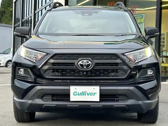 トヨタ ＲＡＶ４ アドベンチャー オフロードPKGⅡ 愛媛県 2022(令4)年 3.3万km アティチュードブラックマイカ 純正10.5型ディスプレイオーディオ/全周囲カメラ/黒革温冷シート/運転席メモリー機能付パワーシート/トヨタセーフティセンス/レーダークルーズコントロール/衝突被害軽減装置/車線逸脱防止装置/ブラインドスポットモニター/クリアランスソナー/電動リアゲート/デジタルインナーミラー/ブラックルーフレール/電動パーキングブレーキ/Autohold/ステアリングヒーター/ステアリングリモコン/電格ミラー/LEDヘッドライト/オートマチックハイビーム/タイプC充電/現状サマー(純正AW)(225/60/R18)/FALKEN WILDPEAK A/T TRAIL 0A