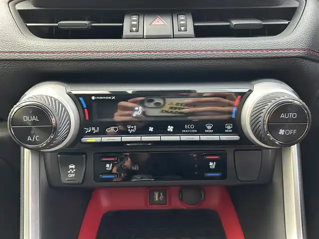 トヨタ ＲＡＶ４ アドベンチャー オフロードPKGⅡ 愛媛県 2022(令4)年 3.3万km アティチュードブラックマイカ 純正10.5型ディスプレイオーディオ/全周囲カメラ/黒革温冷シート/運転席メモリー機能付パワーシート/トヨタセーフティセンス/レーダークルーズコントロール/衝突被害軽減装置/車線逸脱防止装置/ブラインドスポットモニター/クリアランスソナー/電動リアゲート/デジタルインナーミラー/ブラックルーフレール/電動パーキングブレーキ/Autohold/ステアリングヒーター/ステアリングリモコン/電格ミラー/LEDヘッドライト/オートマチックハイビーム/タイプC充電/現状サマー(純正AW)(225/60/R18)/FALKEN WILDPEAK A/T TRAIL 0A