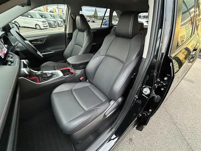 トヨタ ＲＡＶ４ アドベンチャー オフロードPKGⅡ 愛媛県 2022(令4)年 3.3万km アティチュードブラックマイカ 純正10.5型ディスプレイオーディオ/全周囲カメラ/黒革温冷シート/運転席メモリー機能付パワーシート/トヨタセーフティセンス/レーダークルーズコントロール/衝突被害軽減装置/車線逸脱防止装置/ブラインドスポットモニター/クリアランスソナー/電動リアゲート/デジタルインナーミラー/ブラックルーフレール/電動パーキングブレーキ/Autohold/ステアリングヒーター/ステアリングリモコン/電格ミラー/LEDヘッドライト/オートマチックハイビーム/タイプC充電/現状サマー(純正AW)(225/60/R18)/FALKEN WILDPEAK A/T TRAIL 0A