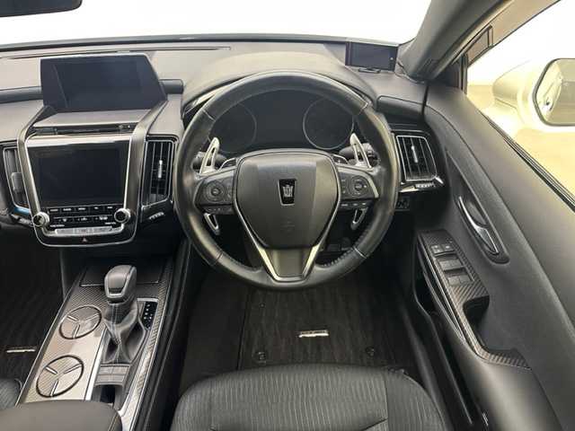 トヨタ クラウン ハイブリッド RS 兵庫県 2019(平31)年 4万km ホワイトパールクリスタルシャイン 純正ナビ/（CD/DVD/フルセグTV/BT）/前後ドライブレコーダー（HDR360GW）/追従式クルーズコントロール/バックカメラ/純正フロアマット/前席パワーシート/前席シートヒーター/ステアリングヒーター/LEDヘッドライト/前後コーナーセンサー/RAYSアルミホイール/社外キャリパー/純正アルミホイール積込