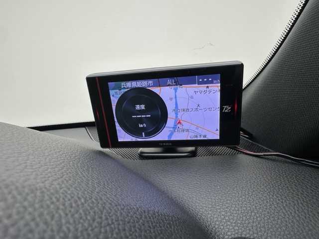 トヨタ クラウン ハイブリッド RS 兵庫県 2019(平31)年 4万km ホワイトパールクリスタルシャイン 純正ナビ/（CD/DVD/フルセグTV/BT）/前後ドライブレコーダー（HDR360GW）/追従式クルーズコントロール/バックカメラ/純正フロアマット/前席パワーシート/前席シートヒーター/ステアリングヒーター/LEDヘッドライト/前後コーナーセンサー/RAYSアルミホイール/社外キャリパー/純正アルミホイール積込