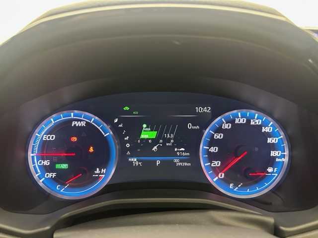 トヨタ クラウン ハイブリッド RS 兵庫県 2019(平31)年 4万km ホワイトパールクリスタルシャイン 純正ナビ/（CD/DVD/フルセグTV/BT）/前後ドライブレコーダー（HDR360GW）/追従式クルーズコントロール/バックカメラ/純正フロアマット/前席パワーシート/前席シートヒーター/ステアリングヒーター/LEDヘッドライト/前後コーナーセンサー/RAYSアルミホイール/社外キャリパー/純正アルミホイール積込