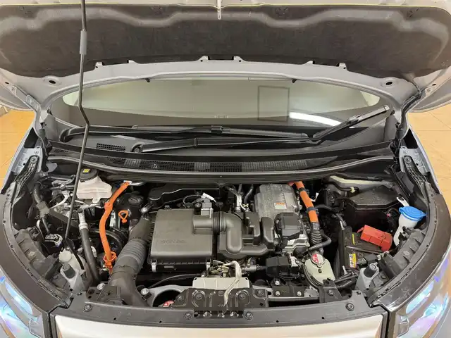 ホンダ フリード ハイブリット e:HEV クロスター 群馬県 2024(令6)年 1.2万km ソニックグレーパール ホンダセンシング/・路外逸脱抑制機能/・ブラインドスポットインフォメーション/・踏み間違い衝突軽減システム/・パーキングセンサー警報/・アダプティブクルーズコントロール/純正9インチナビ/・フルセグTV/・BT/AppleCarPlay/AndroidAuto/USB/・FM/AM/マルチビューカメラシステム/ビルトインETC/ドライブレコーダー/両側パワースライドドア/革巻きステアリング/ステアリングスイッチ/ブラックハーフレザーシート/前席シート/スマートキー/プッシュスタート/電子パーキング/ブレーキーオートホールド/LEDヘッドライト/フォグランプ/オートライト/オートマチックハイビーム/ルーフレール/純正フロアマット/リヤサーキュレーター/電動格納ウィンカーミラー/横滑り防止機能