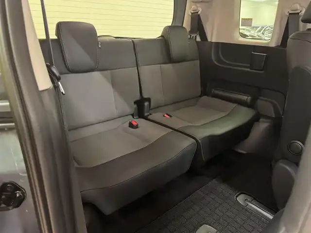 ホンダ フリード ハイブリット e:HEV クロスター 群馬県 2024(令6)年 1.2万km ソニックグレーパール ホンダセンシング/・路外逸脱抑制機能/・ブラインドスポットインフォメーション/・踏み間違い衝突軽減システム/・パーキングセンサー警報/・アダプティブクルーズコントロール/純正9インチナビ/・フルセグTV/・BT/AppleCarPlay/AndroidAuto/USB/・FM/AM/マルチビューカメラシステム/ビルトインETC/ドライブレコーダー/両側パワースライドドア/革巻きステアリング/ステアリングスイッチ/ブラックハーフレザーシート/前席シート/スマートキー/プッシュスタート/電子パーキング/ブレーキーオートホールド/LEDヘッドライト/フォグランプ/オートライト/オートマチックハイビーム/ルーフレール/純正フロアマット/リヤサーキュレーター/電動格納ウィンカーミラー/横滑り防止機能