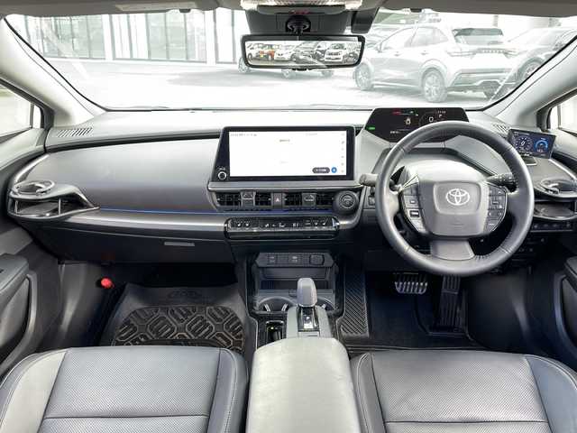 トヨタ プリウス Z 道央・札幌 2024(令6)年 3.6万km プラチナホワイトパールマイカ ワンオーナー/モデリスタ/純正ディスプレイオーディオ/【ＢＴ／ＨＤＭＩ／Ｍｉｒａｃａｓｔ／ＵＳＢ】/ワイアレス充電/パノラミックビューモニター/デジタルインナーミラー/ＵＳＢ出力電源/ＡＣ１００Ｖ/トヨタプロアクティブドライビングシステム/プリクラッシュセーフティ/ブラインドスポットモニタリング/自動駐車アシスト/レーダークルーズコントロール/レーンディパーチャアラート/フロント／リアクロストラフィックアラート/リヤカメラディテクション/安心降車アシスト/後方車両接近通知/周辺車両接近時サポート/ロードサインアシスト/レーンチェンジアシスト/パーキングサポートブレーキ/革巻きステアリング/ステアリングスイッチ/ステアリングヒーター/レザーシート/運転席パワーシート/運転席シートメモリ/前席シートヒーター／エアシート/オートライト/オートハイビーム/ＬＥＤ/フォグランプ/フロントワイパーデアイサー/レインセンサー/ドアミラーヒーター/オート電動格納ミラー/ビルトインＥＴＣ/純正フロアマット/スペアキー