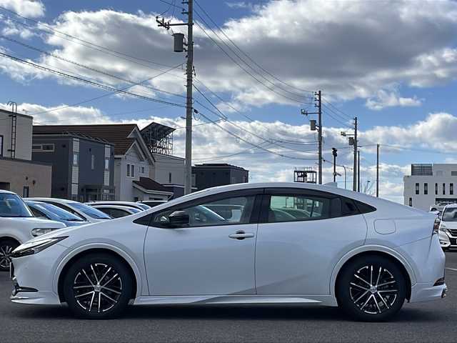 トヨタ プリウス Z 道央・札幌 2024(令6)年 3.6万km プラチナホワイトパールマイカ ワンオーナー/モデリスタ/純正ディスプレイオーディオ/【ＢＴ／ＨＤＭＩ／Ｍｉｒａｃａｓｔ／ＵＳＢ】/ワイアレス充電/パノラミックビューモニター/デジタルインナーミラー/ＵＳＢ出力電源/ＡＣ１００Ｖ/トヨタプロアクティブドライビングシステム/プリクラッシュセーフティ/ブラインドスポットモニタリング/自動駐車アシスト/レーダークルーズコントロール/レーンディパーチャアラート/フロント／リアクロストラフィックアラート/リヤカメラディテクション/安心降車アシスト/後方車両接近通知/周辺車両接近時サポート/ロードサインアシスト/レーンチェンジアシスト/パーキングサポートブレーキ/革巻きステアリング/ステアリングスイッチ/ステアリングヒーター/レザーシート/運転席パワーシート/運転席シートメモリ/前席シートヒーター／エアシート/オートライト/オートハイビーム/ＬＥＤ/フォグランプ/フロントワイパーデアイサー/レインセンサー/ドアミラーヒーター/オート電動格納ミラー/ビルトインＥＴＣ/純正フロアマット/スペアキー