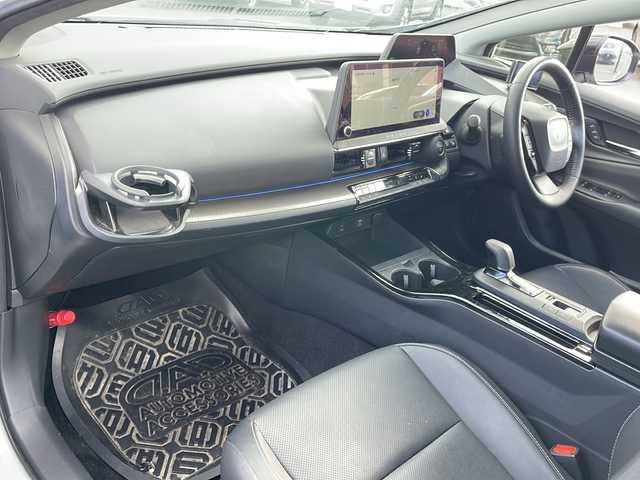 トヨタ プリウス Z 道央・札幌 2024(令6)年 3.6万km プラチナホワイトパールマイカ ワンオーナー/モデリスタ/純正ディスプレイオーディオ/【ＢＴ／ＨＤＭＩ／Ｍｉｒａｃａｓｔ／ＵＳＢ】/ワイアレス充電/パノラミックビューモニター/デジタルインナーミラー/ＵＳＢ出力電源/ＡＣ１００Ｖ/トヨタプロアクティブドライビングシステム/プリクラッシュセーフティ/ブラインドスポットモニタリング/自動駐車アシスト/レーダークルーズコントロール/レーンディパーチャアラート/フロント／リアクロストラフィックアラート/リヤカメラディテクション/安心降車アシスト/後方車両接近通知/周辺車両接近時サポート/ロードサインアシスト/レーンチェンジアシスト/パーキングサポートブレーキ/革巻きステアリング/ステアリングスイッチ/ステアリングヒーター/レザーシート/運転席パワーシート/運転席シートメモリ/前席シートヒーター／エアシート/オートライト/オートハイビーム/ＬＥＤ/フォグランプ/フロントワイパーデアイサー/レインセンサー/ドアミラーヒーター/オート電動格納ミラー/ビルトインＥＴＣ/純正フロアマット/スペアキー