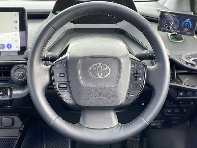 トヨタ プリウス Z 道央・札幌 2024(令6)年 3.6万km プラチナホワイトパールマイカ ワンオーナー/モデリスタ/純正ディスプレイオーディオ/【ＢＴ／ＨＤＭＩ／Ｍｉｒａｃａｓｔ／ＵＳＢ】/ワイアレス充電/パノラミックビューモニター/デジタルインナーミラー/ＵＳＢ出力電源/ＡＣ１００Ｖ/トヨタプロアクティブドライビングシステム/プリクラッシュセーフティ/ブラインドスポットモニタリング/自動駐車アシスト/レーダークルーズコントロール/レーンディパーチャアラート/フロント／リアクロストラフィックアラート/リヤカメラディテクション/安心降車アシスト/後方車両接近通知/周辺車両接近時サポート/ロードサインアシスト/レーンチェンジアシスト/パーキングサポートブレーキ/革巻きステアリング/ステアリングスイッチ/ステアリングヒーター/レザーシート/運転席パワーシート/運転席シートメモリ/前席シートヒーター／エアシート/オートライト/オートハイビーム/ＬＥＤ/フォグランプ/フロントワイパーデアイサー/レインセンサー/ドアミラーヒーター/オート電動格納ミラー/ビルトインＥＴＣ/純正フロアマット/スペアキー