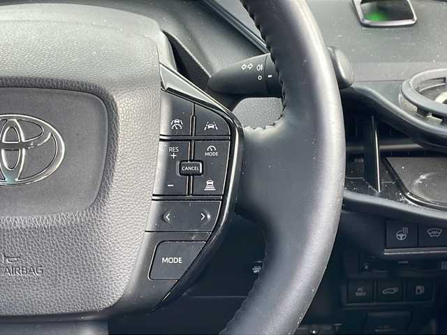 トヨタ プリウス Z 道央・札幌 2024(令6)年 3.6万km プラチナホワイトパールマイカ ワンオーナー/モデリスタ/純正ディスプレイオーディオ/【ＢＴ／ＨＤＭＩ／Ｍｉｒａｃａｓｔ／ＵＳＢ】/ワイアレス充電/パノラミックビューモニター/デジタルインナーミラー/ＵＳＢ出力電源/ＡＣ１００Ｖ/トヨタプロアクティブドライビングシステム/プリクラッシュセーフティ/ブラインドスポットモニタリング/自動駐車アシスト/レーダークルーズコントロール/レーンディパーチャアラート/フロント／リアクロストラフィックアラート/リヤカメラディテクション/安心降車アシスト/後方車両接近通知/周辺車両接近時サポート/ロードサインアシスト/レーンチェンジアシスト/パーキングサポートブレーキ/革巻きステアリング/ステアリングスイッチ/ステアリングヒーター/レザーシート/運転席パワーシート/運転席シートメモリ/前席シートヒーター／エアシート/オートライト/オートハイビーム/ＬＥＤ/フォグランプ/フロントワイパーデアイサー/レインセンサー/ドアミラーヒーター/オート電動格納ミラー/ビルトインＥＴＣ/純正フロアマット/スペアキー