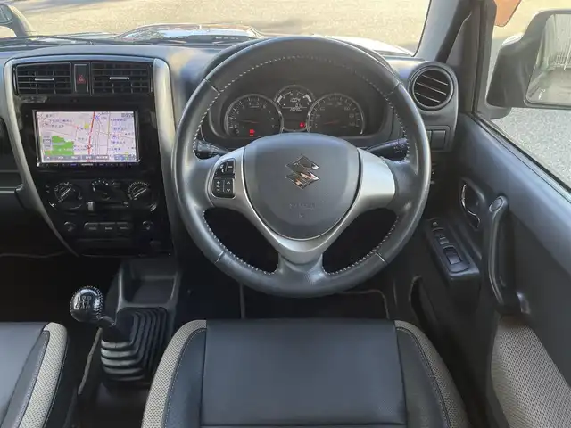 スズキ ジムニー ランドベンチャー 埼玉県 2015(平27)年 2.1万km クールカーキPM /ワンオーナー//4WD/ICターボ//5速MT//社外メモリナビ//ワンセグTV//ETC//キーレス//運転席シートヒーター//ステアリングオーディオスイッチ//革巻きステアリング//Wエアバッグ/ABS//Fフォグランプ//プライバシーガラス//ドアバイザー//純正16インチAW//新車時保証書//取扱説明書//ナビ取説//スペアキー