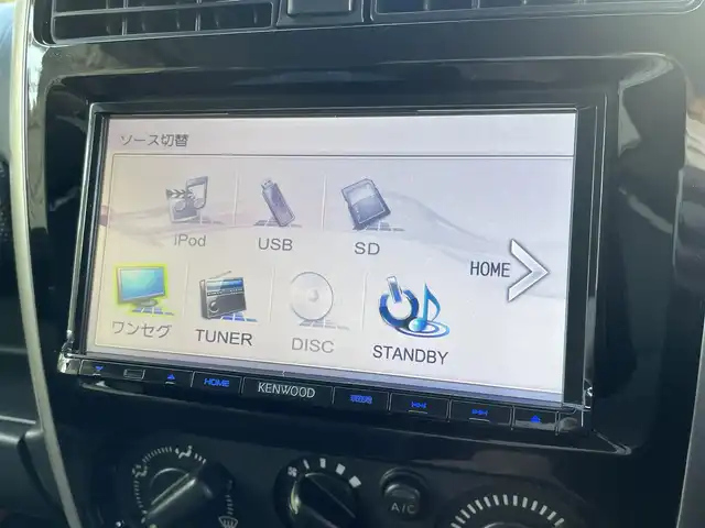 スズキ ジムニー ランドベンチャー 埼玉県 2015(平27)年 2.1万km クールカーキPM /ワンオーナー//4WD/ICターボ//5速MT//社外メモリナビ//ワンセグTV//ETC//キーレス//運転席シートヒーター//ステアリングオーディオスイッチ//革巻きステアリング//Wエアバッグ/ABS//Fフォグランプ//プライバシーガラス//ドアバイザー//純正16インチAW//新車時保証書//取扱説明書//ナビ取説//スペアキー