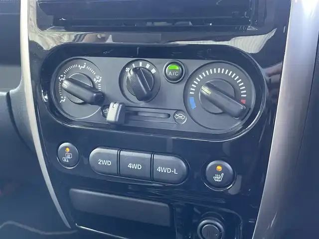 スズキ ジムニー ランドベンチャー 埼玉県 2015(平27)年 2.1万km クールカーキPM /ワンオーナー//4WD/ICターボ//5速MT//社外メモリナビ//ワンセグTV//ETC//キーレス//運転席シートヒーター//ステアリングオーディオスイッチ//革巻きステアリング//Wエアバッグ/ABS//Fフォグランプ//プライバシーガラス//ドアバイザー//純正16インチAW//新車時保証書//取扱説明書//ナビ取説//スペアキー