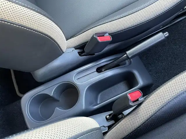 スズキ ジムニー ランドベンチャー 埼玉県 2015(平27)年 2.1万km クールカーキPM /ワンオーナー//4WD/ICターボ//5速MT//社外メモリナビ//ワンセグTV//ETC//キーレス//運転席シートヒーター//ステアリングオーディオスイッチ//革巻きステアリング//Wエアバッグ/ABS//Fフォグランプ//プライバシーガラス//ドアバイザー//純正16インチAW//新車時保証書//取扱説明書//ナビ取説//スペアキー