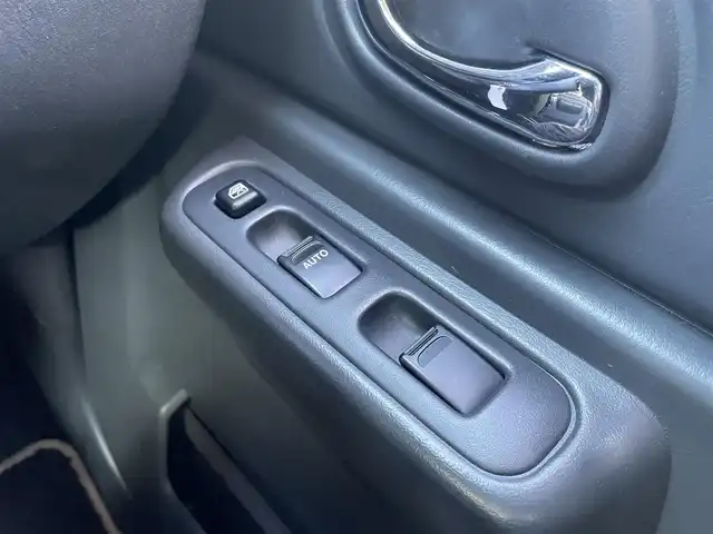 スズキ ジムニー ランドベンチャー 埼玉県 2015(平27)年 2.1万km クールカーキPM /ワンオーナー//4WD/ICターボ//5速MT//社外メモリナビ//ワンセグTV//ETC//キーレス//運転席シートヒーター//ステアリングオーディオスイッチ//革巻きステアリング//Wエアバッグ/ABS//Fフォグランプ//プライバシーガラス//ドアバイザー//純正16インチAW//新車時保証書//取扱説明書//ナビ取説//スペアキー