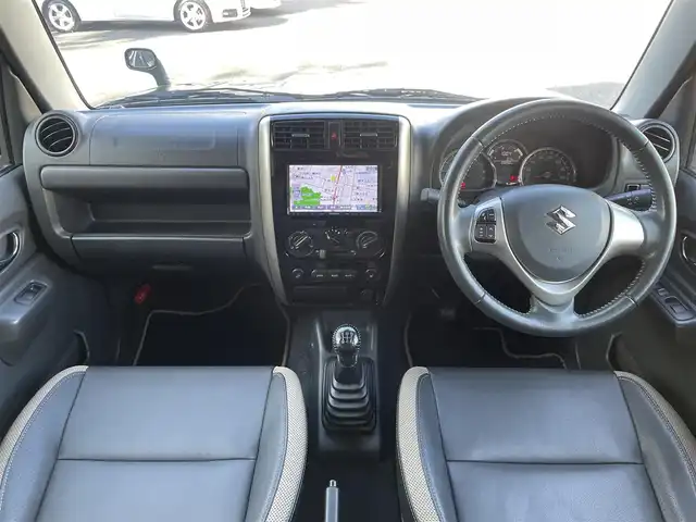 スズキ ジムニー ランドベンチャー 埼玉県 2015(平27)年 2.1万km クールカーキPM /ワンオーナー//4WD/ICターボ//5速MT//社外メモリナビ//ワンセグTV//ETC//キーレス//運転席シートヒーター//ステアリングオーディオスイッチ//革巻きステアリング//Wエアバッグ/ABS//Fフォグランプ//プライバシーガラス//ドアバイザー//純正16インチAW//新車時保証書//取扱説明書//ナビ取説//スペアキー