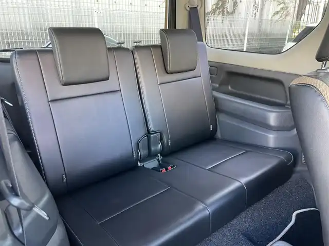 スズキ ジムニー ランドベンチャー 埼玉県 2015(平27)年 2.1万km クールカーキPM /ワンオーナー//4WD/ICターボ//5速MT//社外メモリナビ//ワンセグTV//ETC//キーレス//運転席シートヒーター//ステアリングオーディオスイッチ//革巻きステアリング//Wエアバッグ/ABS//Fフォグランプ//プライバシーガラス//ドアバイザー//純正16インチAW//新車時保証書//取扱説明書//ナビ取説//スペアキー