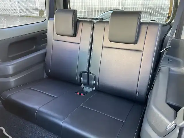 スズキ ジムニー ランドベンチャー 埼玉県 2015(平27)年 2.1万km クールカーキPM /ワンオーナー//4WD/ICターボ//5速MT//社外メモリナビ//ワンセグTV//ETC//キーレス//運転席シートヒーター//ステアリングオーディオスイッチ//革巻きステアリング//Wエアバッグ/ABS//Fフォグランプ//プライバシーガラス//ドアバイザー//純正16インチAW//新車時保証書//取扱説明書//ナビ取説//スペアキー