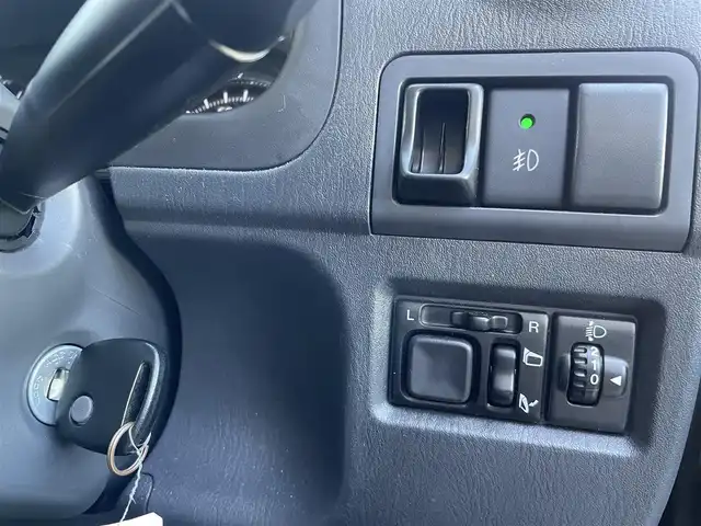 スズキ ジムニー ランドベンチャー 埼玉県 2015(平27)年 2.1万km クールカーキPM /ワンオーナー//4WD/ICターボ//5速MT//社外メモリナビ//ワンセグTV//ETC//キーレス//運転席シートヒーター//ステアリングオーディオスイッチ//革巻きステアリング//Wエアバッグ/ABS//Fフォグランプ//プライバシーガラス//ドアバイザー//純正16インチAW//新車時保証書//取扱説明書//ナビ取説//スペアキー