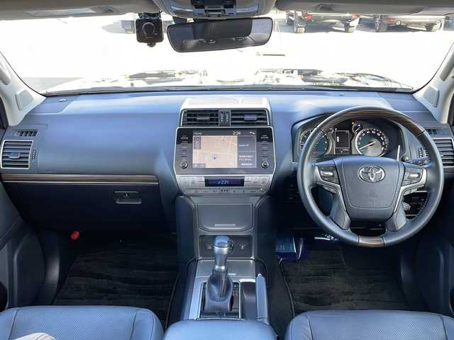 トヨタ ランドクルーザー プラド TX Lパッケージ マットブラED 山口県 2023(令5)年 2.6万km ブラック サンルーフ/7人乗り/パノラミックビューモニター/純正ディスプレイオーディオ/・Bluetooth接続/・AM/FM/・Miracast/・ナビキッド/ビルトインETC/ドライブレコーダー/Toyota Safety Sense/・プリクラッシュセーフティ/・レーンディパーチャーアラート/・ロードサインアシスト/・レーダークルーズコントロール/・先行車発進お知らせ機能/・クリアランスソナー/・ブラインドスポットモニター/・パーキングサポートブレーキ/レザーシート/パワーシートD席/N席/シートヒーター/エアシート/スマートキー/プッシュスタート/純正フロアマット/USB入力端子/ルーフレール/純正LEDライト/純正18インチアルミホイール/ウィンカーミラー/ドアバイザー