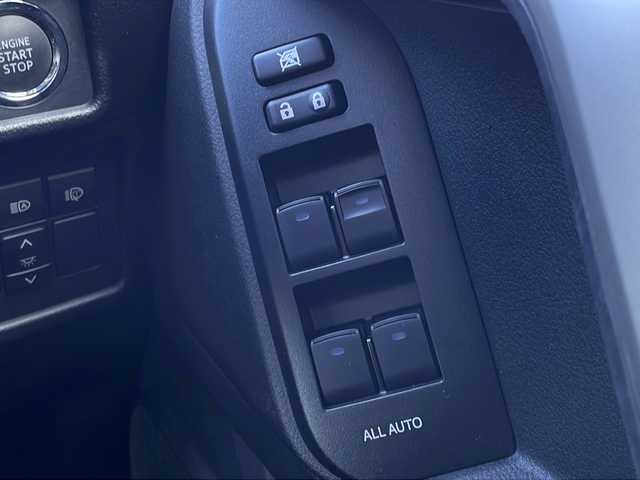 トヨタ ランドクルーザー プラド TX Lパッケージ マットブラED 山口県 2023(令5)年 2.6万km ブラック サンルーフ/7人乗り/パノラミックビューモニター/純正ディスプレイオーディオ/・Bluetooth接続/・AM/FM/・Miracast/・ナビキッド/ビルトインETC/ドライブレコーダー/Toyota Safety Sense/・プリクラッシュセーフティ/・レーンディパーチャーアラート/・ロードサインアシスト/・レーダークルーズコントロール/・先行車発進お知らせ機能/・クリアランスソナー/・ブラインドスポットモニター/・パーキングサポートブレーキ/レザーシート/パワーシートD席/N席/シートヒーター/エアシート/スマートキー/プッシュスタート/純正フロアマット/USB入力端子/ルーフレール/純正LEDライト/純正18インチアルミホイール/ウィンカーミラー/ドアバイザー