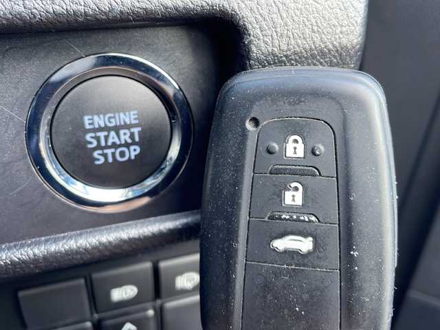 トヨタ ランドクルーザー プラド TX Lパッケージ マットブラED 山口県 2023(令5)年 2.6万km ブラック サンルーフ/7人乗り/パノラミックビューモニター/純正ディスプレイオーディオ/・Bluetooth接続/・AM/FM/・Miracast/・ナビキッド/ビルトインETC/ドライブレコーダー/Toyota Safety Sense/・プリクラッシュセーフティ/・レーンディパーチャーアラート/・ロードサインアシスト/・レーダークルーズコントロール/・先行車発進お知らせ機能/・クリアランスソナー/・ブラインドスポットモニター/・パーキングサポートブレーキ/レザーシート/パワーシートD席/N席/シートヒーター/エアシート/スマートキー/プッシュスタート/純正フロアマット/USB入力端子/ルーフレール/純正LEDライト/純正18インチアルミホイール/ウィンカーミラー/ドアバイザー