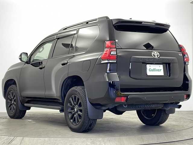 トヨタ ランドクルーザー プラド TX Lパッケージ マットブラED 大阪府 2023(令5)年 2.6万km ブラック 純正ディスプレイオーディオ/【ナビ/BT/USB】/パノラミックビューモニター/サンルーフ/ETC2.0/ブラインドスポットモニター/プリクラッシュセーフティ/レーダークルーズコントロール/コーナーセンサー前後/先行車発進アラーム/レーンキープアシスト/オートライト/電動格納三列目シート/シートヒーター/シートベンチレーション/パワーシート　D+N席/純正18インチAW/純正フロアマット