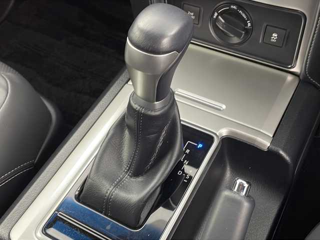 トヨタ ランドクルーザー プラド TX Lパッケージ マットブラED 大阪府 2023(令5)年 2.6万km ブラック 純正ディスプレイオーディオ/【ナビ/BT/USB】/パノラミックビューモニター/サンルーフ/ETC2.0/ブラインドスポットモニター/プリクラッシュセーフティ/レーダークルーズコントロール/コーナーセンサー前後/先行車発進アラーム/レーンキープアシスト/オートライト/電動格納三列目シート/シートヒーター/シートベンチレーション/パワーシート　D+N席/純正18インチAW/純正フロアマット