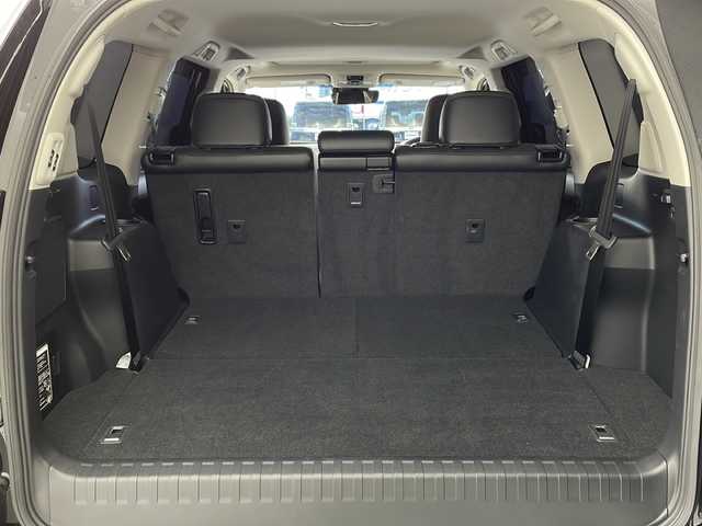 トヨタ ランドクルーザー プラド TX Lパッケージ マットブラED 大阪府 2023(令5)年 2.6万km ブラック 純正ディスプレイオーディオ/【ナビ/BT/USB】/パノラミックビューモニター/サンルーフ/ETC2.0/ブラインドスポットモニター/プリクラッシュセーフティ/レーダークルーズコントロール/コーナーセンサー前後/先行車発進アラーム/レーンキープアシスト/オートライト/電動格納三列目シート/シートヒーター/シートベンチレーション/パワーシート　D+N席/純正18インチAW/純正フロアマット