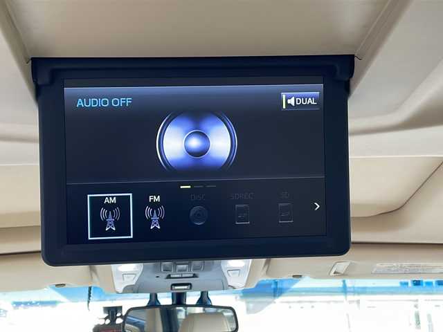 トヨタ アルファードハイブリット エグゼクティブ ラウンジ 道北・旭川 2017(平29)年 7.4万km ブラック /禁煙車//4WD//ワンオーナー//JBLプレミアムサウンドシステム（１７スピーカー）//ツインムーンルーフ//純正ナビ/ CD/DVD/BT/SD/USB/フルセグ//パノラミックビューモニター//純正フリップダウンモニター//セミアニリン革シート//パワーシート//シートヒーター//両側パワースライドドア//ステアリングヒーター//パワーバックドア//ミラーヒーター//助手席パワーオットマン//アクセサリーコンセント5個//リアサンシェード//プリクラッシュセーフティシステム//インテリジェントクリアランスソナー//レーダークルーズコントロール//オートハイビーム//オートライト//LEDヘッドライト//LEDフォグランプ//ドライブレコーダー//横滑り防止//保証書