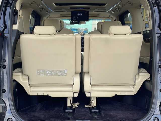 トヨタ アルファードハイブリット エグゼクティブ ラウンジ 道北・旭川 2017(平29)年 7.4万km ブラック /禁煙車//4WD//ワンオーナー//JBLプレミアムサウンドシステム（１７スピーカー）//ツインムーンルーフ//純正ナビ/ CD/DVD/BT/SD/USB/フルセグ//パノラミックビューモニター//純正フリップダウンモニター//セミアニリン革シート//パワーシート//シートヒーター//両側パワースライドドア//ステアリングヒーター//パワーバックドア//ミラーヒーター//助手席パワーオットマン//アクセサリーコンセント5個//リアサンシェード//プリクラッシュセーフティシステム//インテリジェントクリアランスソナー//レーダークルーズコントロール//オートハイビーム//オートライト//LEDヘッドライト//LEDフォグランプ//ドライブレコーダー//横滑り防止//保証書