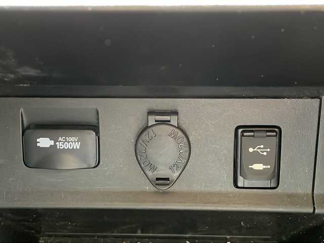 トヨタ アルファードハイブリット エグゼクティブ ラウンジ 道北・旭川 2017(平29)年 7.4万km ブラック /禁煙車//4WD//ワンオーナー//JBLプレミアムサウンドシステム（１７スピーカー）//ツインムーンルーフ//純正ナビ/ CD/DVD/BT/SD/USB/フルセグ//パノラミックビューモニター//純正フリップダウンモニター//セミアニリン革シート//パワーシート//シートヒーター//両側パワースライドドア//ステアリングヒーター//パワーバックドア//ミラーヒーター//助手席パワーオットマン//アクセサリーコンセント5個//リアサンシェード//プリクラッシュセーフティシステム//インテリジェントクリアランスソナー//レーダークルーズコントロール//オートハイビーム//オートライト//LEDヘッドライト//LEDフォグランプ//ドライブレコーダー//横滑り防止//保証書