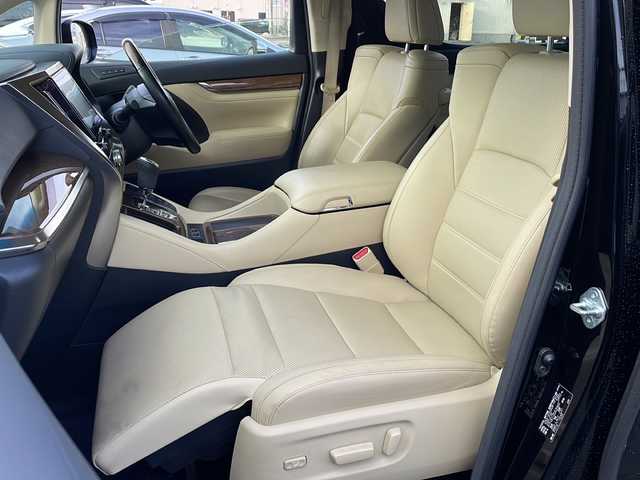 トヨタ アルファードハイブリット エグゼクティブ ラウンジ 道北・旭川 2017(平29)年 7.4万km ブラック /禁煙車//4WD//ワンオーナー//JBLプレミアムサウンドシステム（１７スピーカー）//ツインムーンルーフ//純正ナビ/ CD/DVD/BT/SD/USB/フルセグ//パノラミックビューモニター//純正フリップダウンモニター//セミアニリン革シート//パワーシート//シートヒーター//両側パワースライドドア//ステアリングヒーター//パワーバックドア//ミラーヒーター//助手席パワーオットマン//アクセサリーコンセント5個//リアサンシェード//プリクラッシュセーフティシステム//インテリジェントクリアランスソナー//レーダークルーズコントロール//オートハイビーム//オートライト//LEDヘッドライト//LEDフォグランプ//ドライブレコーダー//横滑り防止//保証書