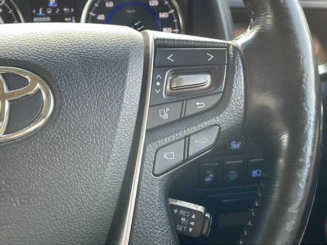 トヨタ アルファードハイブリット エグゼクティブ ラウンジ 道北・旭川 2017(平29)年 7.4万km ブラック /禁煙車//4WD//ワンオーナー//JBLプレミアムサウンドシステム（１７スピーカー）//ツインムーンルーフ//純正ナビ/ CD/DVD/BT/SD/USB/フルセグ//パノラミックビューモニター//純正フリップダウンモニター//セミアニリン革シート//パワーシート//シートヒーター//両側パワースライドドア//ステアリングヒーター//パワーバックドア//ミラーヒーター//助手席パワーオットマン//アクセサリーコンセント5個//リアサンシェード//プリクラッシュセーフティシステム//インテリジェントクリアランスソナー//レーダークルーズコントロール//オートハイビーム//オートライト//LEDヘッドライト//LEDフォグランプ//ドライブレコーダー//横滑り防止//保証書