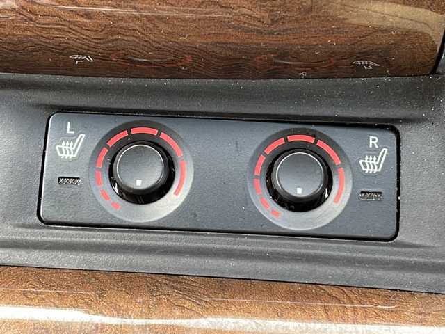 トヨタ アルファードハイブリット エグゼクティブ ラウンジ 道北・旭川 2017(平29)年 7.4万km ブラック /禁煙車//4WD//ワンオーナー//JBLプレミアムサウンドシステム（１７スピーカー）//ツインムーンルーフ//純正ナビ/ CD/DVD/BT/SD/USB/フルセグ//パノラミックビューモニター//純正フリップダウンモニター//セミアニリン革シート//パワーシート//シートヒーター//両側パワースライドドア//ステアリングヒーター//パワーバックドア//ミラーヒーター//助手席パワーオットマン//アクセサリーコンセント5個//リアサンシェード//プリクラッシュセーフティシステム//インテリジェントクリアランスソナー//レーダークルーズコントロール//オートハイビーム//オートライト//LEDヘッドライト//LEDフォグランプ//ドライブレコーダー//横滑り防止//保証書