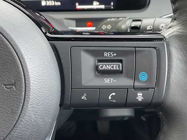 日産 オーラ G レザーエディション 新潟県 2023(令5)年 1.6万km ピュアホワイトパール ワンオーナー/純正ナビ（Bluetooth/DTV/FM/AM）/全周囲カメラ/BOSEプレミアムサウンド/プロパイロット/パーソナルディスプレイ/エマージェンシーブレーキ/コーナーセンサー/インナーバックミラー/ワイヤレス充電/VDC（ビークルダイナミクスコントロール）/LDW（車線免脱警報）/BSI（後側方衝突防止支援システム）/BSW（後側方車両検知警報）/ビルトインETC2.0/レザーシート/インテリジェントクルーズコントロール/SOSコール