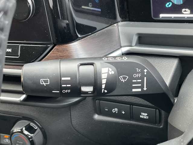 日産 オーラ G レザーエディション 新潟県 2023(令5)年 1.6万km ピュアホワイトパール ワンオーナー/純正ナビ（Bluetooth/DTV/FM/AM）/全周囲カメラ/BOSEプレミアムサウンド/プロパイロット/パーソナルディスプレイ/エマージェンシーブレーキ/コーナーセンサー/インナーバックミラー/ワイヤレス充電/VDC（ビークルダイナミクスコントロール）/LDW（車線免脱警報）/BSI（後側方衝突防止支援システム）/BSW（後側方車両検知警報）/ビルトインETC2.0/レザーシート/インテリジェントクルーズコントロール/SOSコール