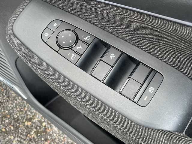 日産 オーラ G レザーエディション 新潟県 2023(令5)年 1.6万km ピュアホワイトパール ワンオーナー/純正ナビ（Bluetooth/DTV/FM/AM）/全周囲カメラ/BOSEプレミアムサウンド/プロパイロット/パーソナルディスプレイ/エマージェンシーブレーキ/コーナーセンサー/インナーバックミラー/ワイヤレス充電/VDC（ビークルダイナミクスコントロール）/LDW（車線免脱警報）/BSI（後側方衝突防止支援システム）/BSW（後側方車両検知警報）/ビルトインETC2.0/レザーシート/インテリジェントクルーズコントロール/SOSコール