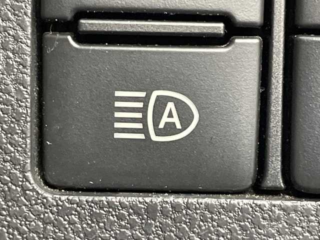 ダイハツ ミラ イース L SAⅢ 茨城県 2020(令2)年 4万km ホワイト ナビ　Ｂｌｕｅｔｏｏｔｈ　衝突軽減ブレーキ　オートハイビーム　リモコンキー　横滑り防止装置　純正フロアマット　電動格納ミラー　ドアバイザー　アイドリングストップ　コーナーセンサー　ドライブレコーダー