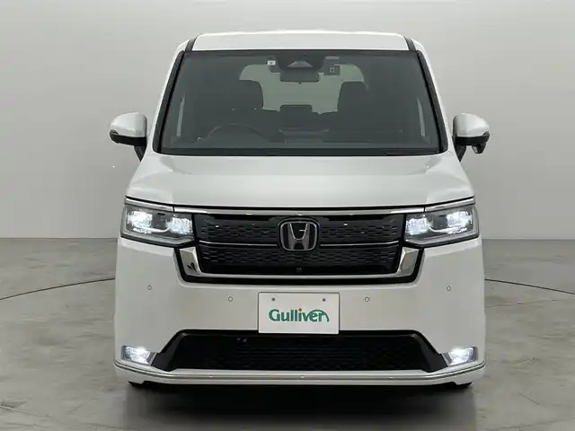 ホンダ ステップワゴン スパーダ 福岡県 2022(令4)年 3.9万km プラチナホワイトパール 後席モニター　/純正ナビ　/全方位カメラ　/ＥＴＣ　/ドラレコ　/ＡＣＣ　/コーナーセンサー　/衝突被害軽減　/レーンキープ　/ＢＳＭ　/パドルシフト　/両側電動スライドドア　/パワーバックドア　/ハーフレザー　/シートヒーター